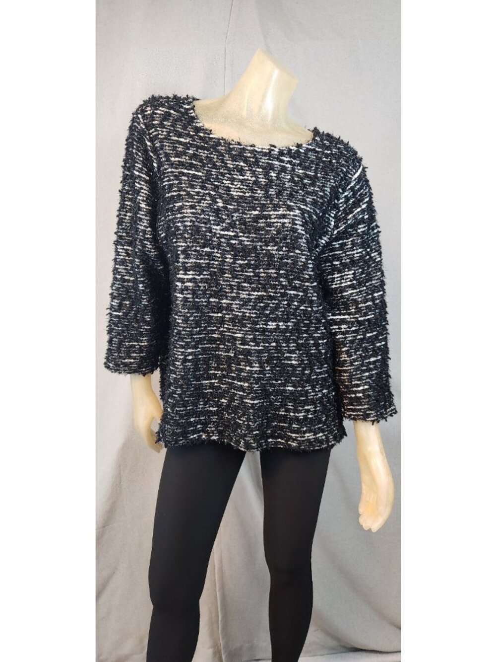 Chicos Black Silver Round Neck 3/4 Sleeve Pullover Sweater Size 2 MEDIUM USED